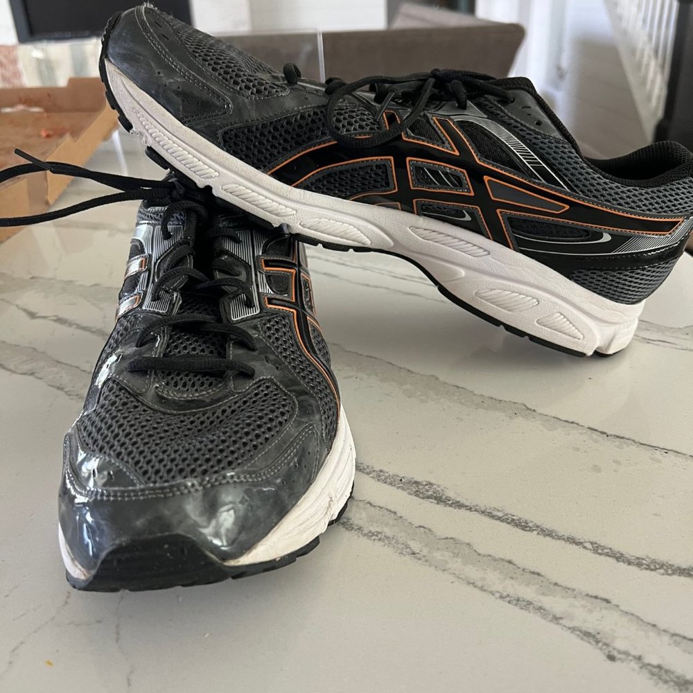Asics Gel-Contend 2 black/white with Orange accents size 15